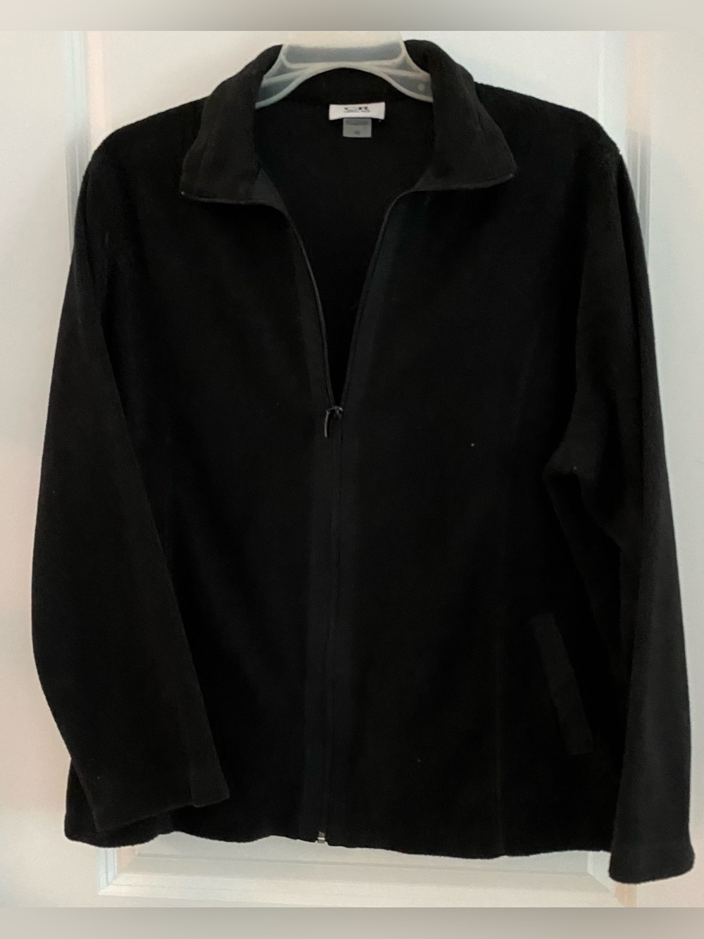 NWOT Women’s Black Full-Zip Fleece Jacket